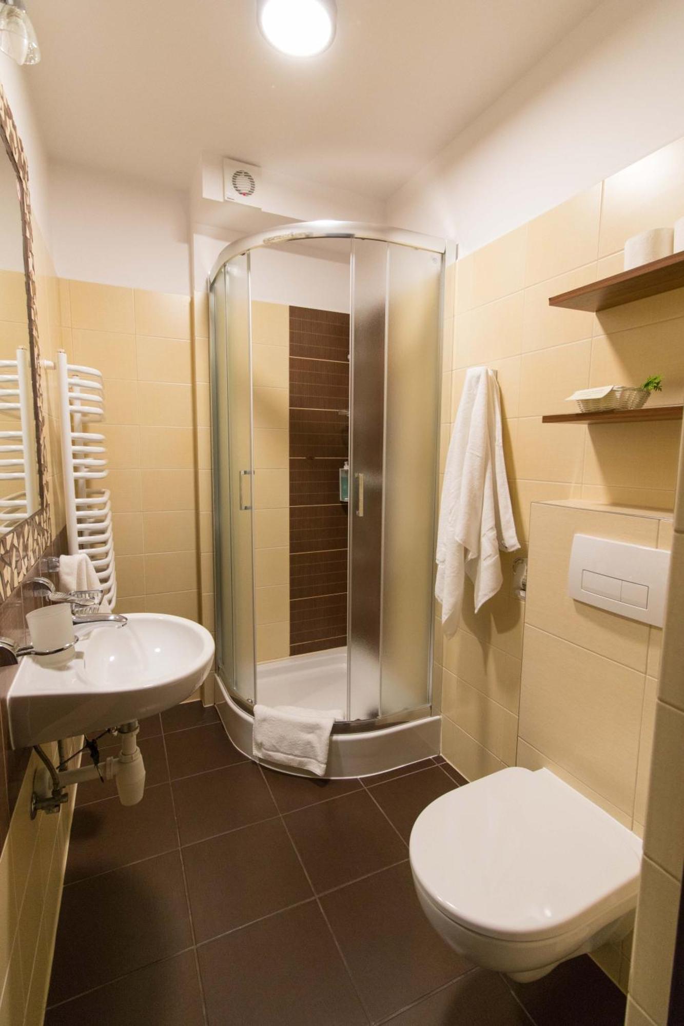 Osrodek Wypoczynkowy Iskra Hotell Piwniczna-Zdroj Rom bilde
