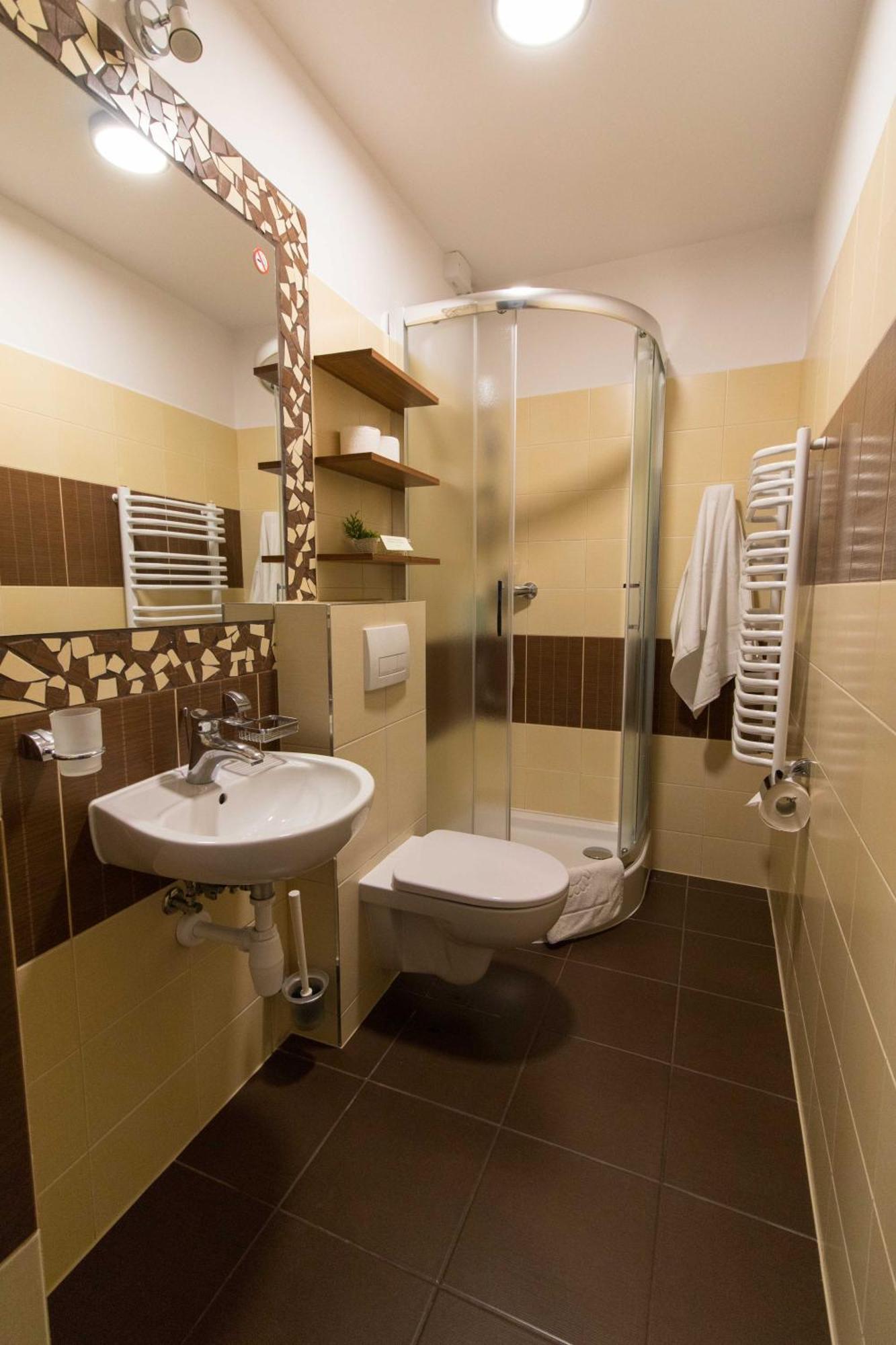 Osrodek Wypoczynkowy Iskra Hotell Piwniczna-Zdroj Rom bilde